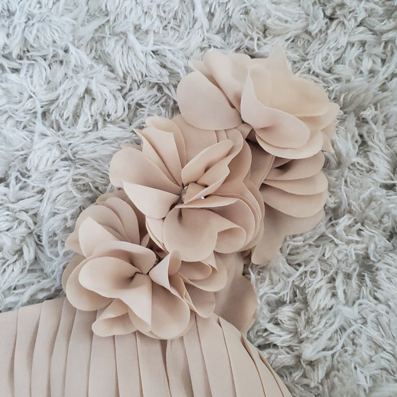 Champagne one shoulder mini dress - Picture 4 of 6